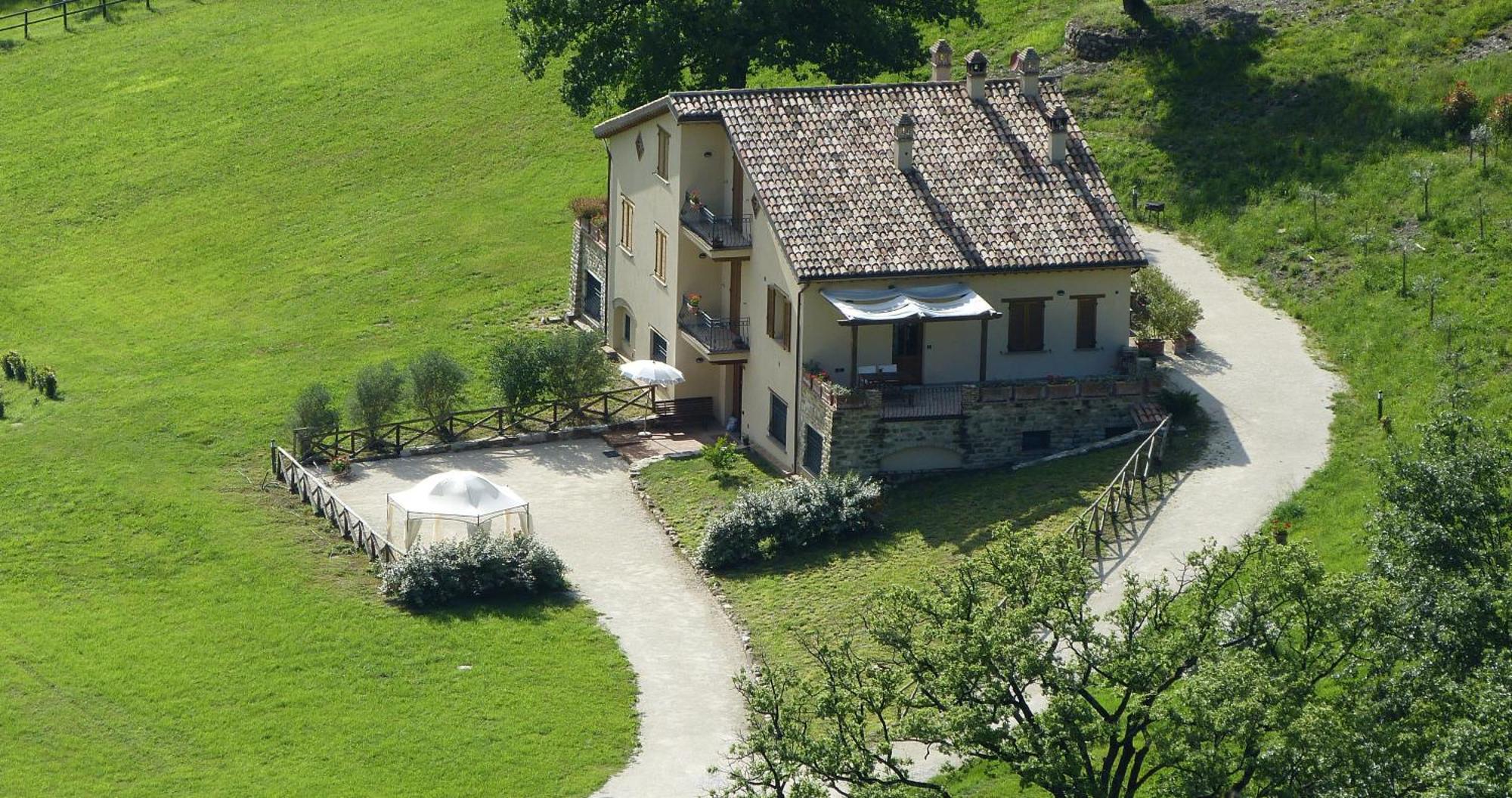Cerqua Rosara Residence Valtopina Luaran gambar